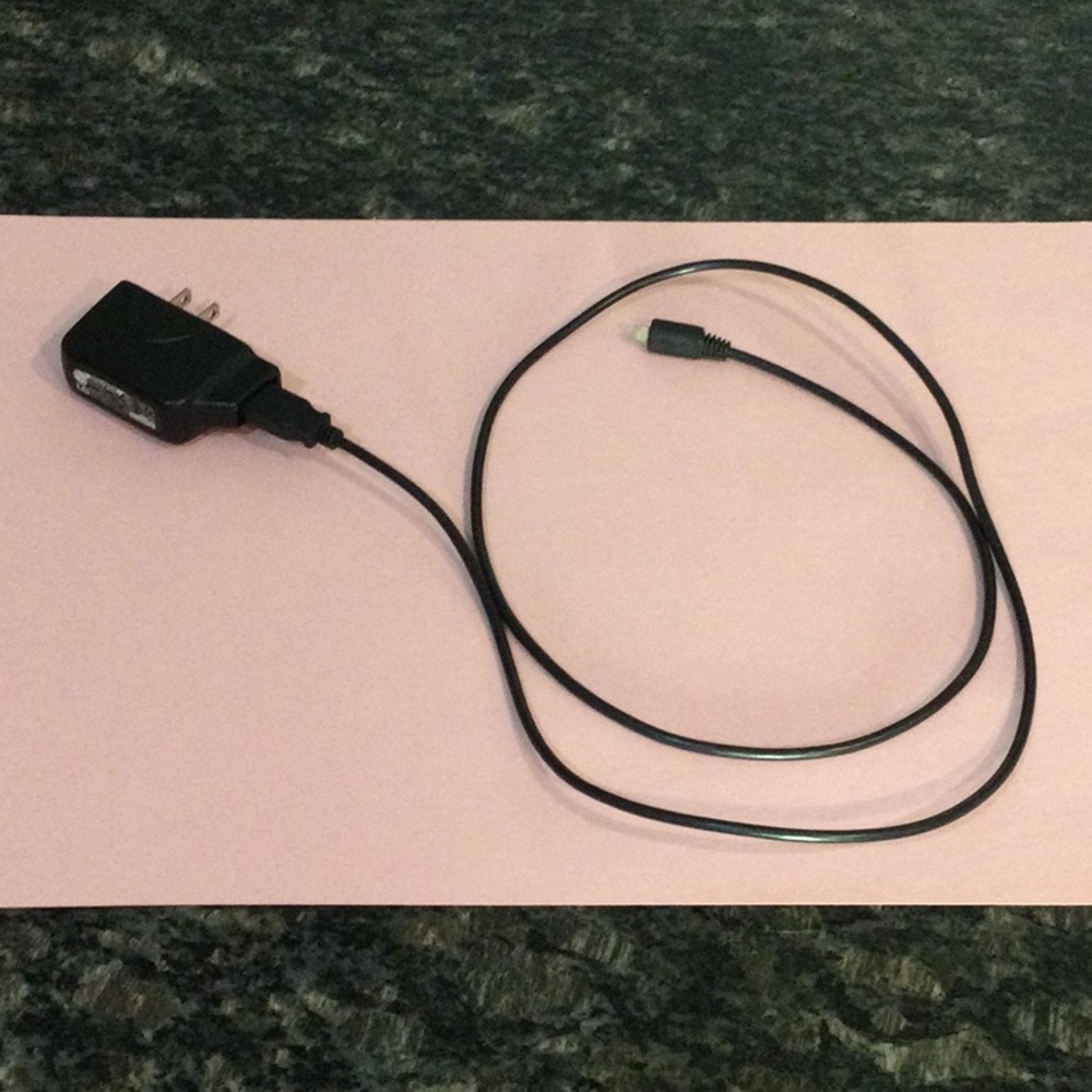 LG Travel Adapter (+ USB cable)